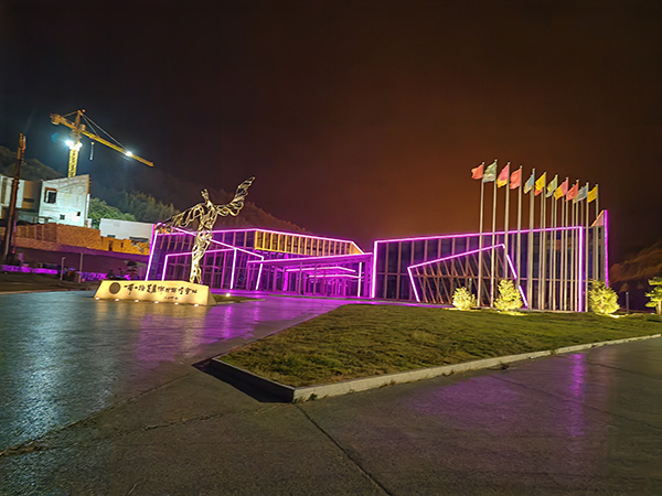 城市亮化是现代城市建设的重要组成部分,它不仅可以美化城市的夜景,还能提升城市的整体形象。随着科技的不断进步,城市亮化也得到了更多的关注和创新。本文将介绍一些关于城市亮化的创意和技术,帮助读者了解城市亮化的重要性以及如何进行乌尔禾城市亮化的规划和实施。 城市亮化是现代城市建设的重要组成部分,它不仅可以美化城市的夜景,还能提升城市的整体形象。随着科技的不断进步,城市亮化也得到了更多的关注和创新。本文将介绍一些关于城市亮化的创意和技术,帮助读者了解乌尔禾城市亮化的重要性以及如何进行乌尔禾城市亮化的规划和实施。