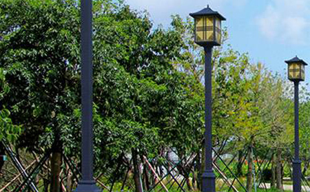 太阳能乌尔禾庭院灯价格为何差三倍？关键看这几点